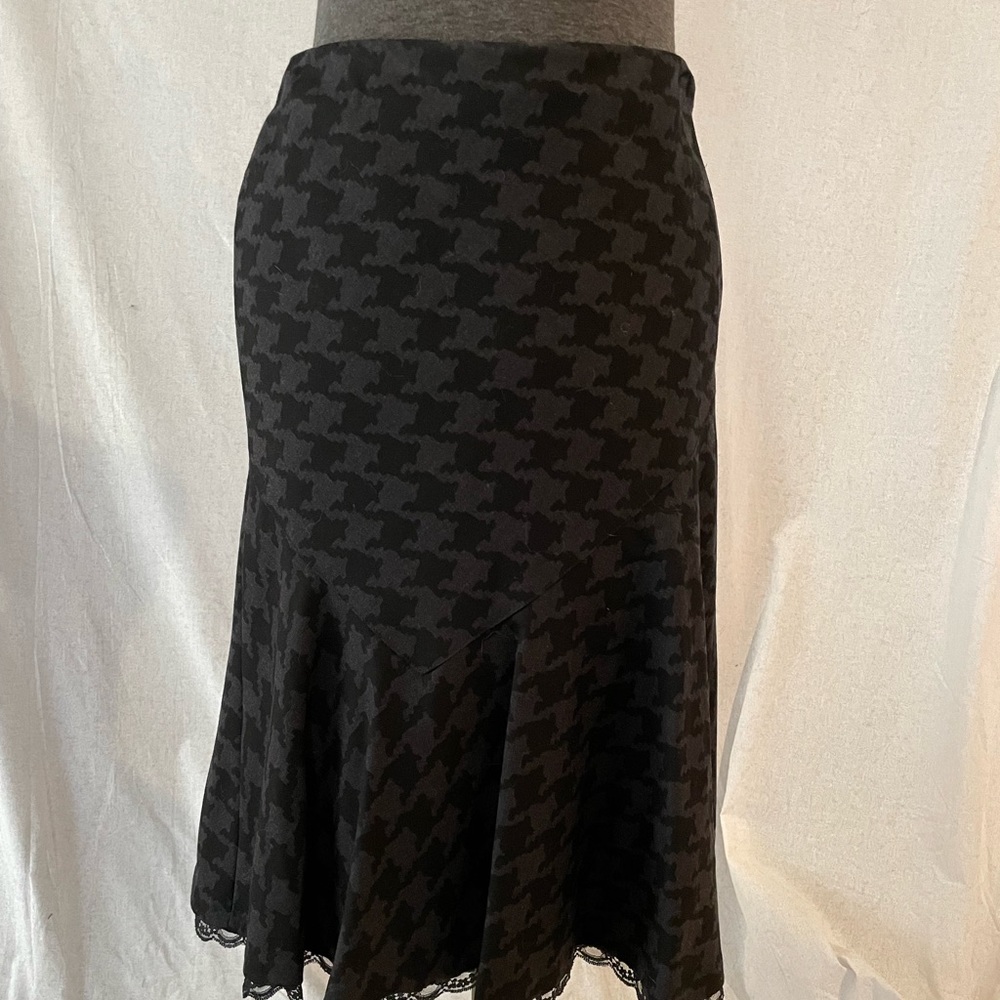 Express Wool Skirt with lace trim size 0